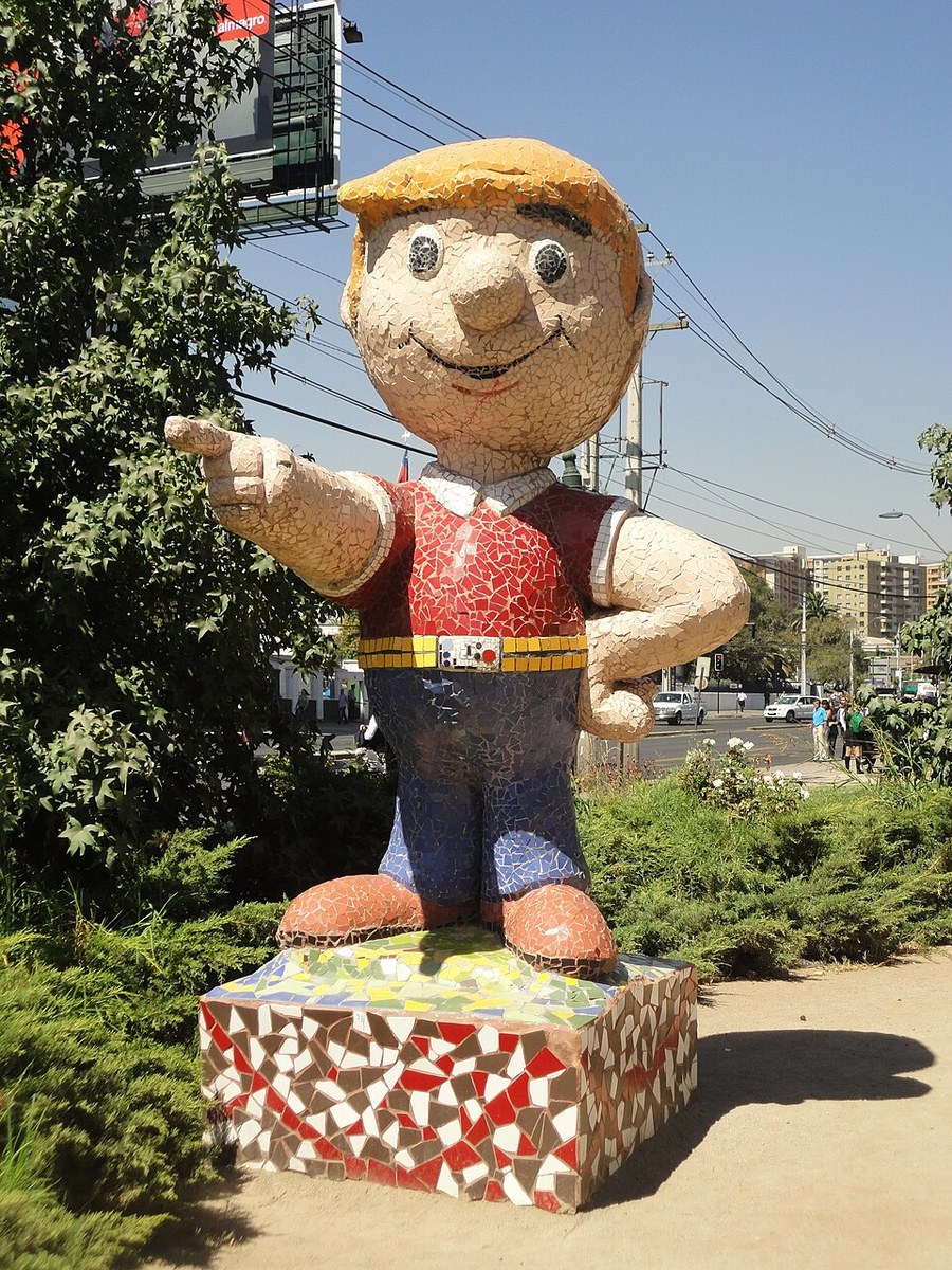 Estatua mosaico de Mampato en el Parque del Cómic de San Miguel